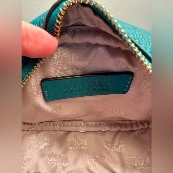 MK Zippered pouch Teal. - Picture 5 of 7
